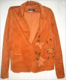 Conjunto marrom com flores